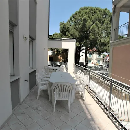 Flavia Appartement *